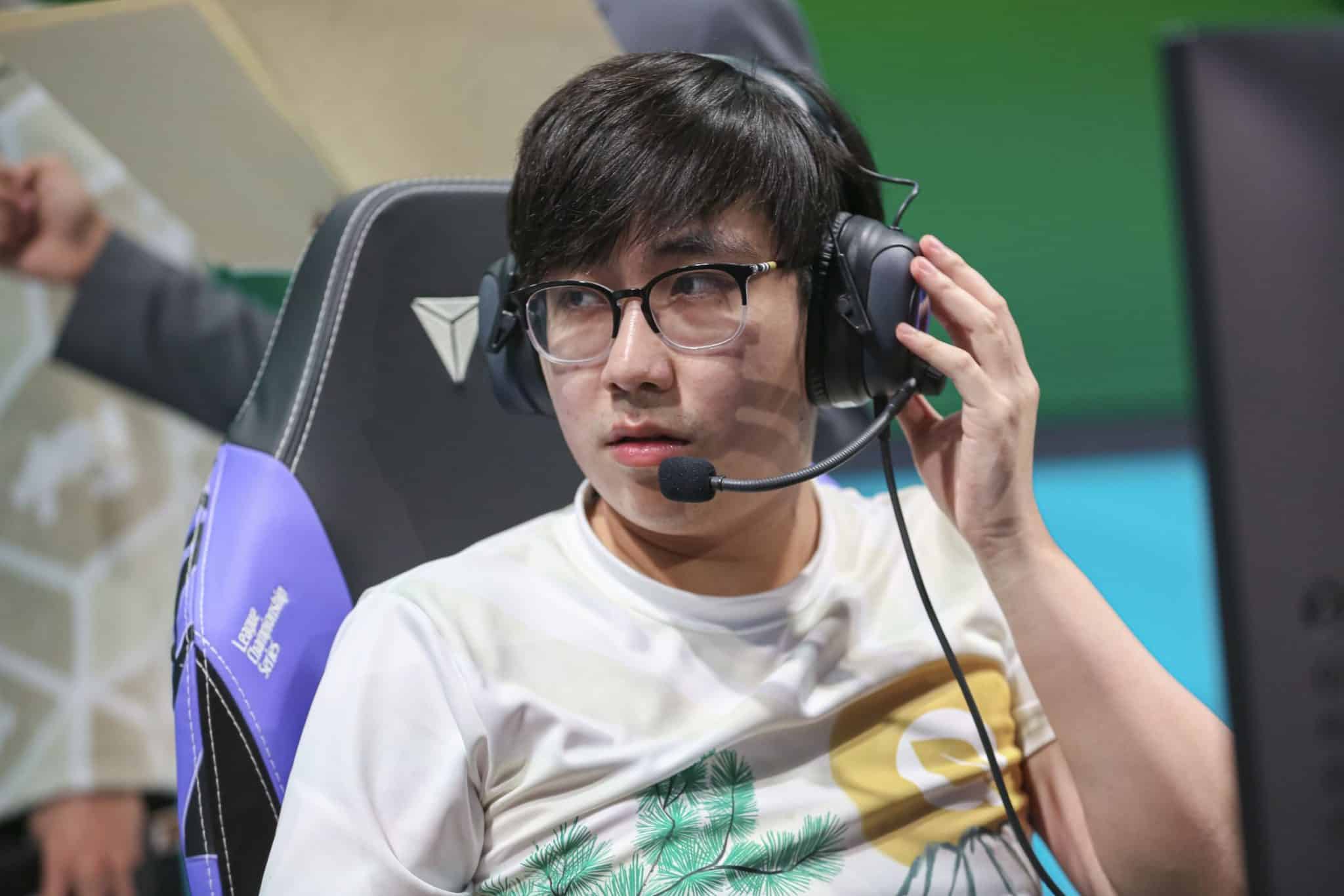 Johnsun Touch-Headset spielt für FlyQuest in LCS 2021