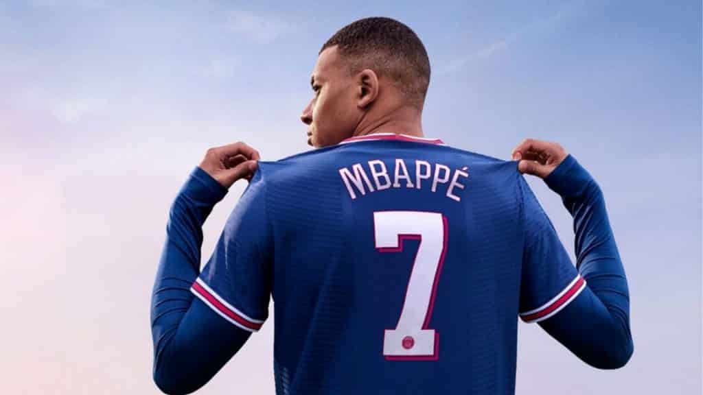 Kylian Mbappe mit PSG-Trikot in FIFA 22